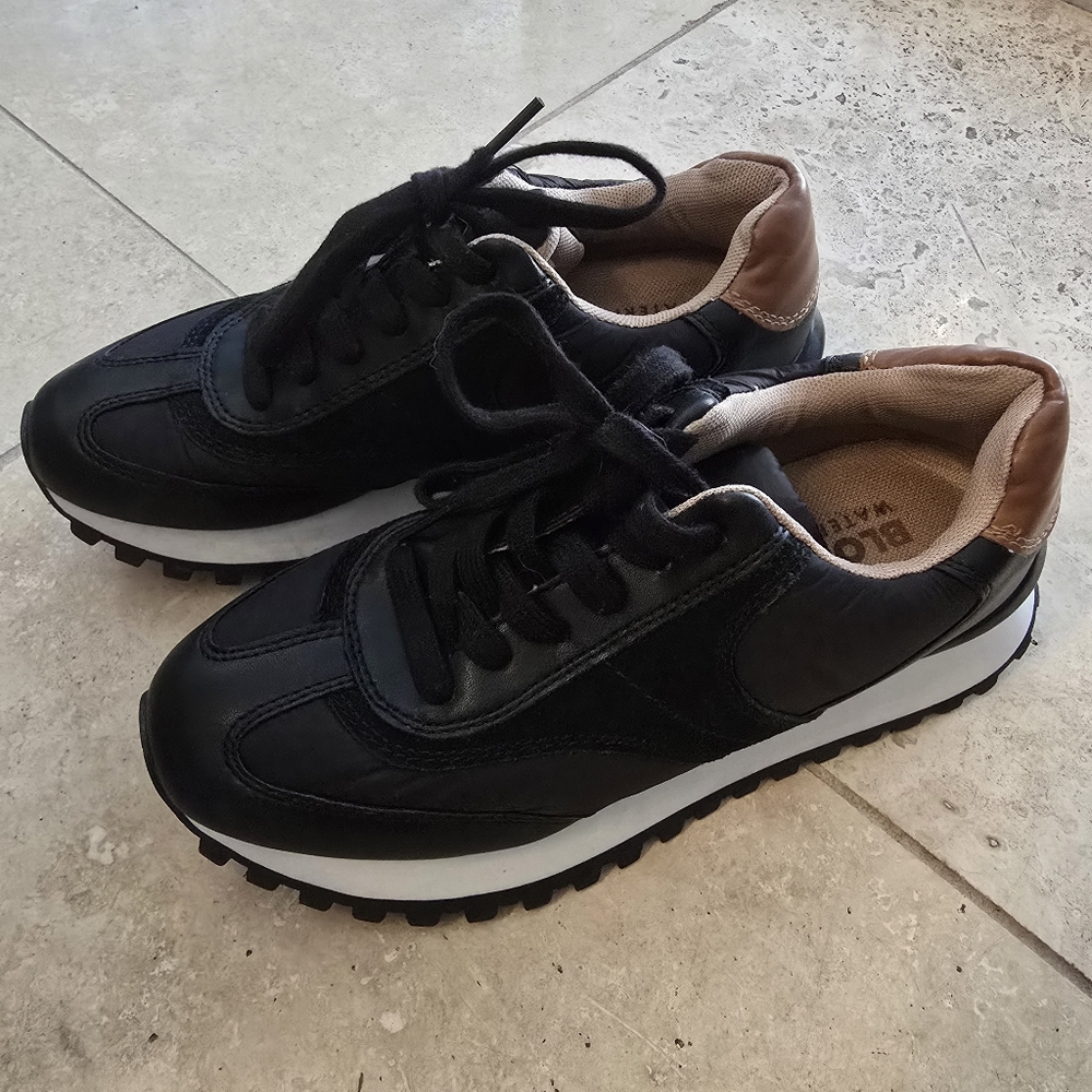 Blondo Lily Waterproof Sneakers Black SZ 7M